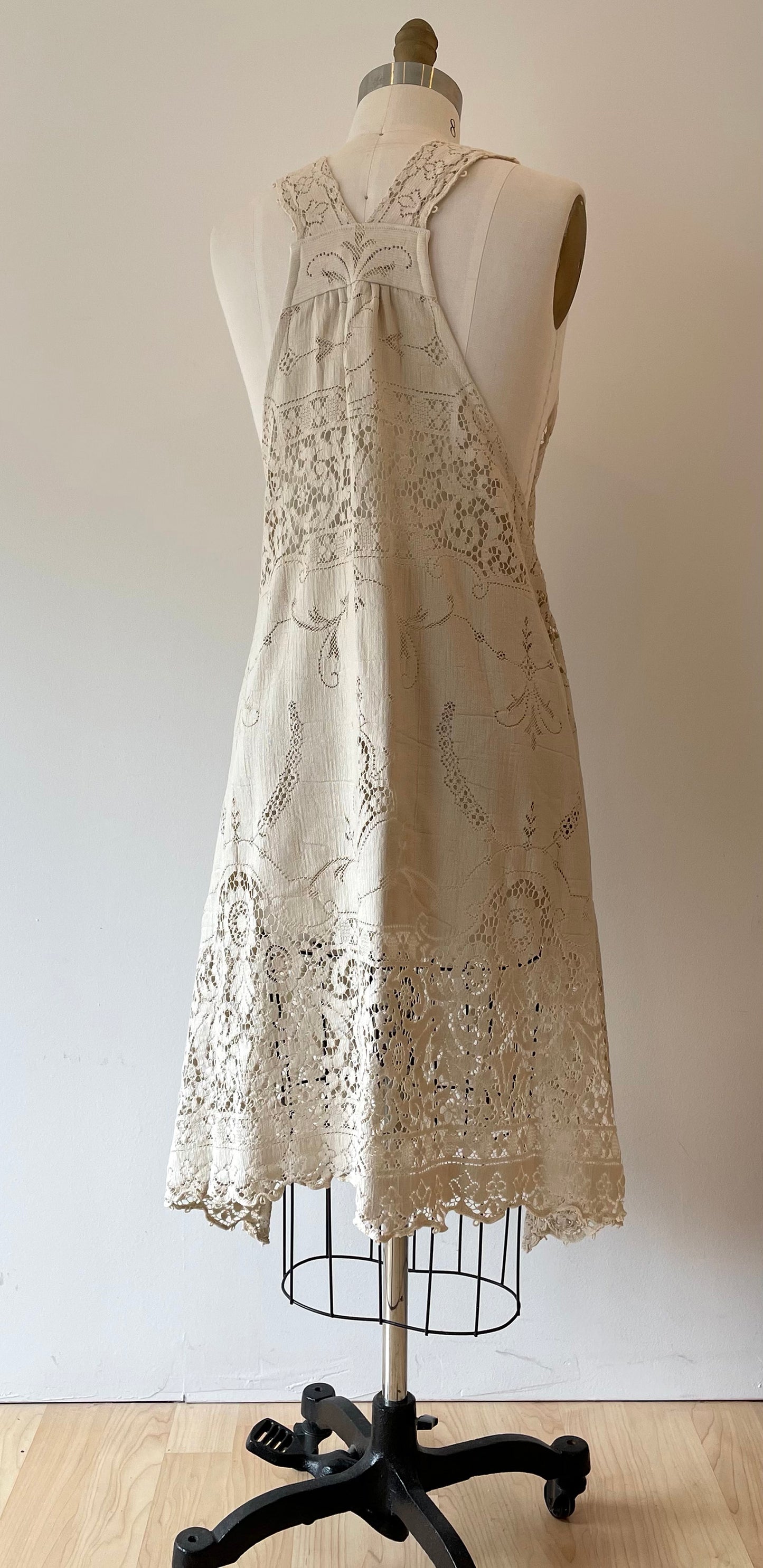 *Ultra Glamorous* ~ Vintage Candlelight Lace Tablecloth Dress ~ Size Small/Medium