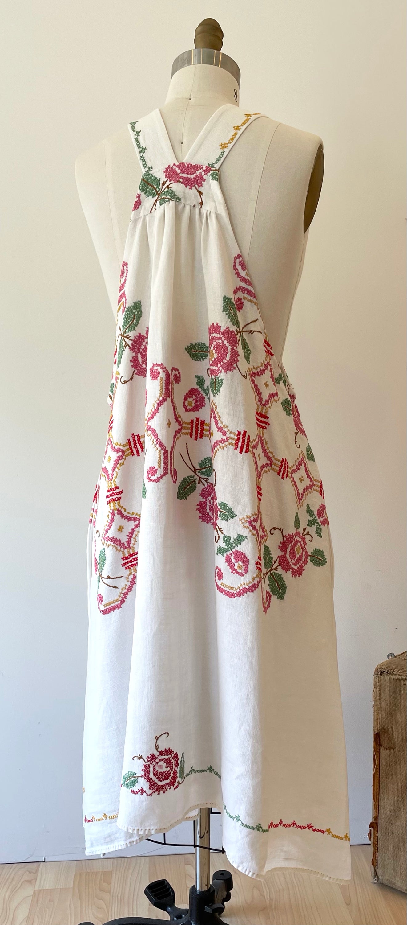 *Rainbow of Color* ~ Vintage Linen Hand Embroidered Tablecloth Dress ~ Size 2X