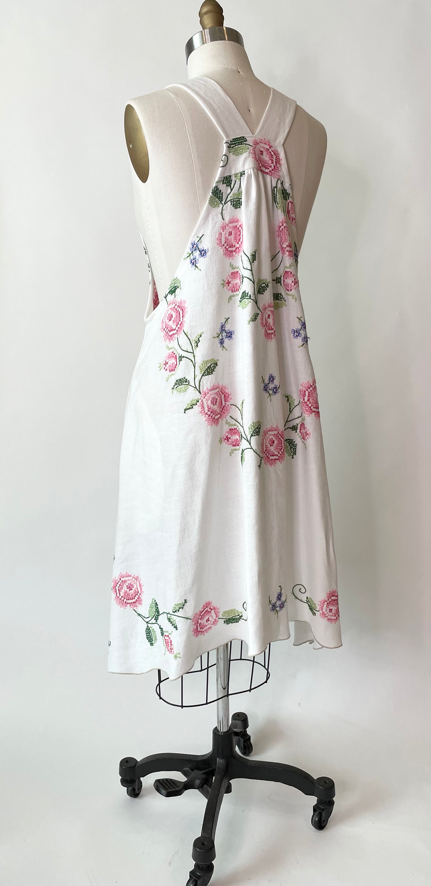 *Stop & Smell the Roses* ~ Hand Embroidered Vintage Linen Tablecloth Dress ~ Size XL