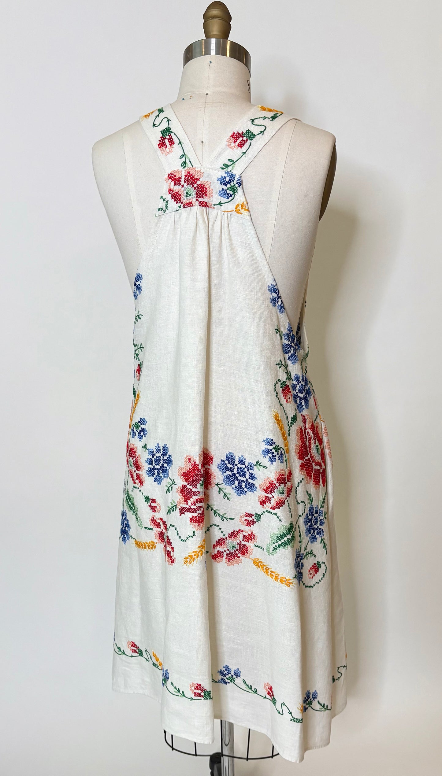 *Blooms in Abundance* ~ Vintage Hand Embroidered Tablecloth Dress ~ S