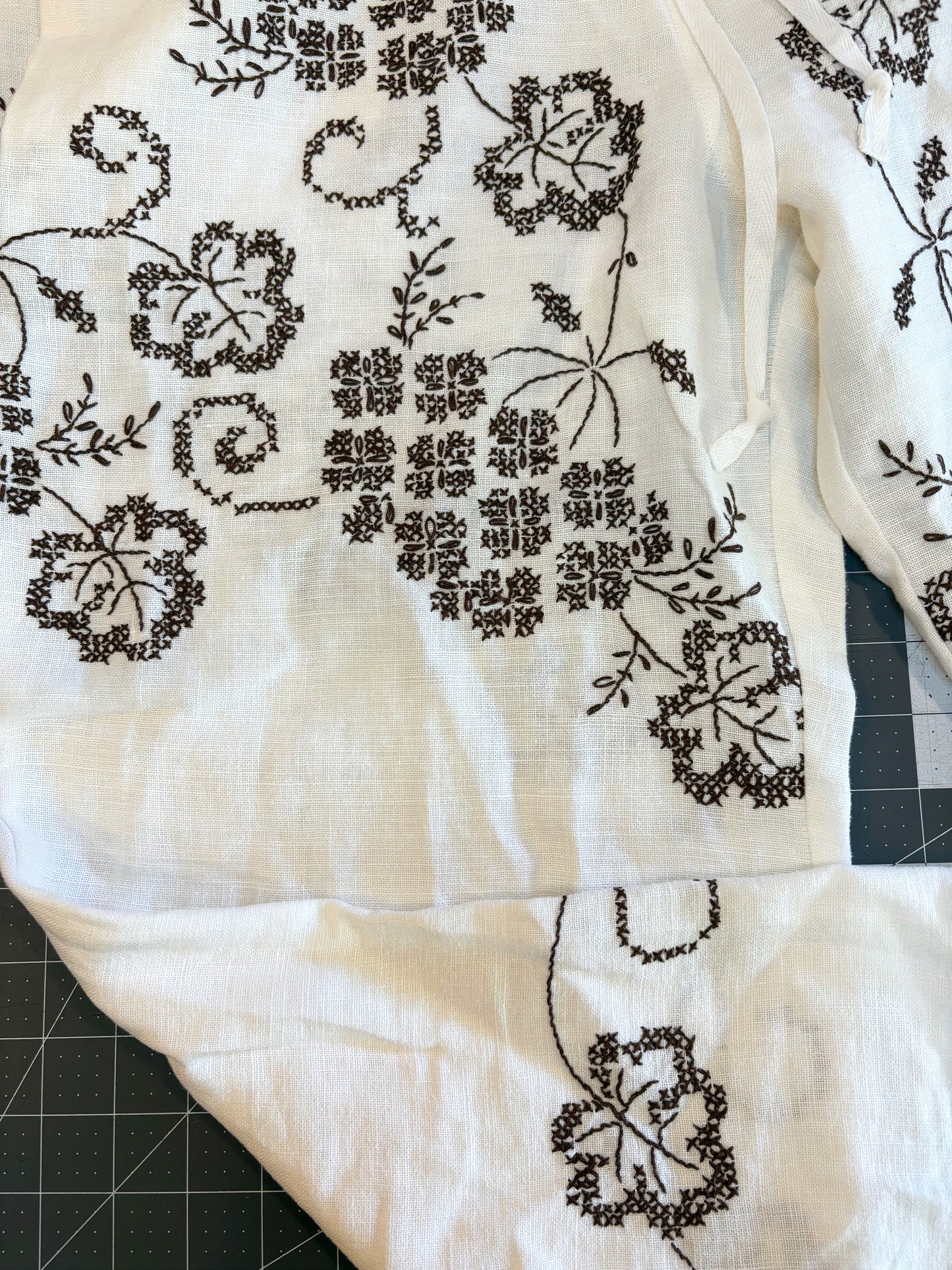 *SAMPLE* ~ Vintage Hand Embroidered Linen Tablecloth Pants ~ Size S/M
