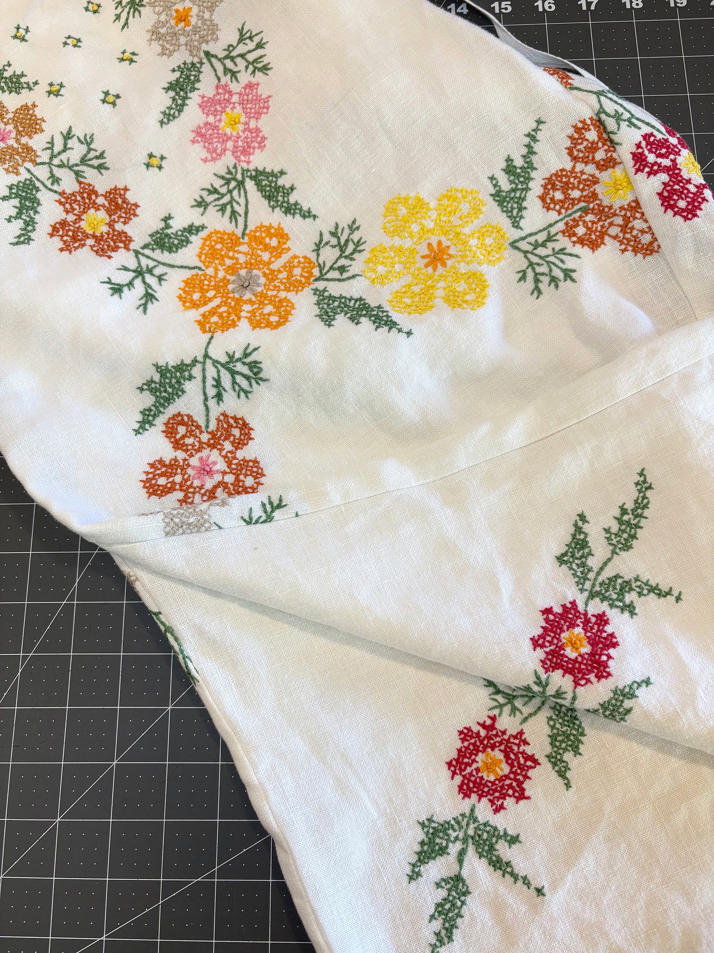 *Fall Floral* Vintage Hand Embroidered Vintage Linen Tablecloth Pants - XL