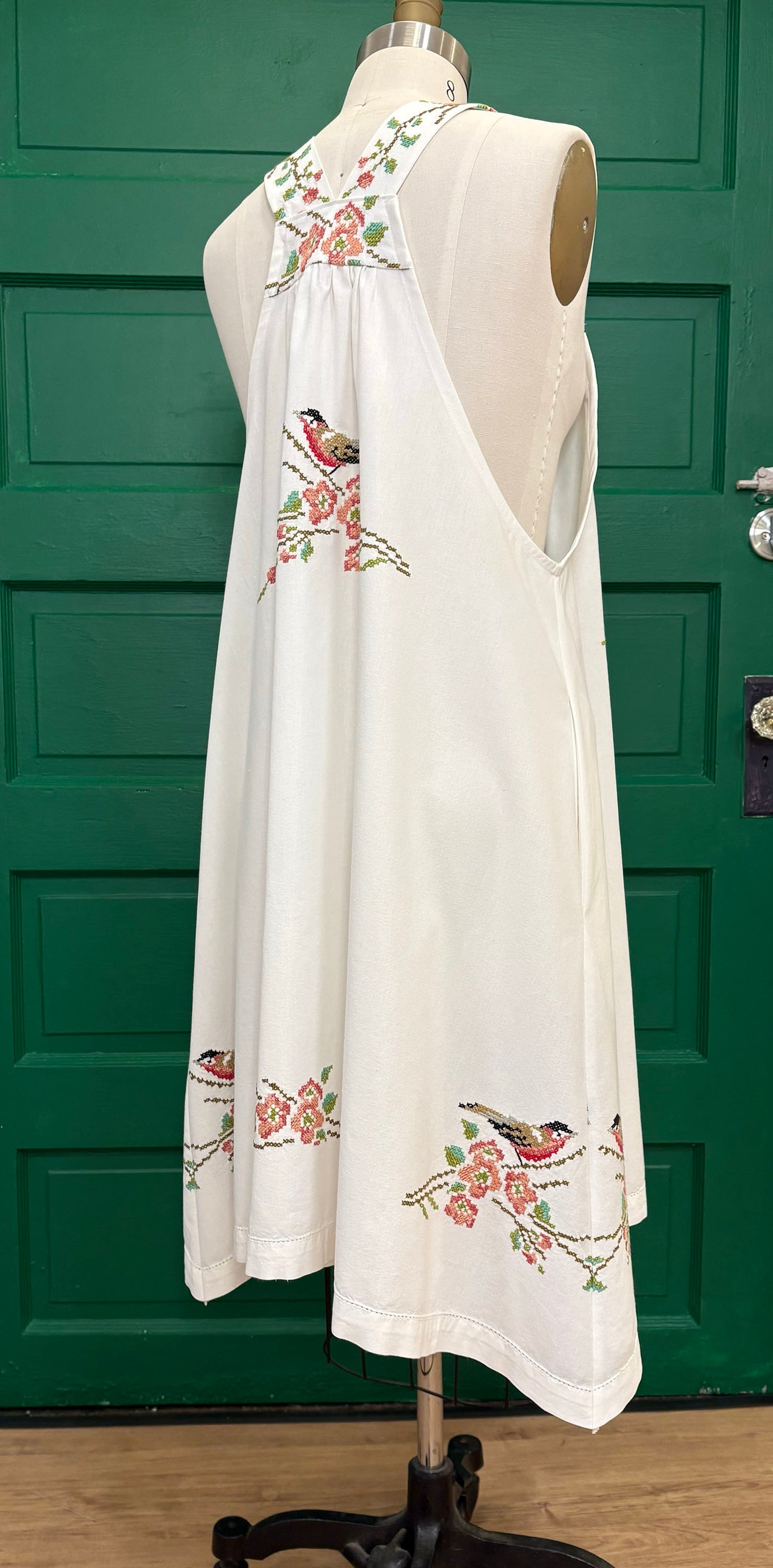 *Birds of a Feather* ~ Vintage Hand Embroidered Tablecloth Dress ~ L