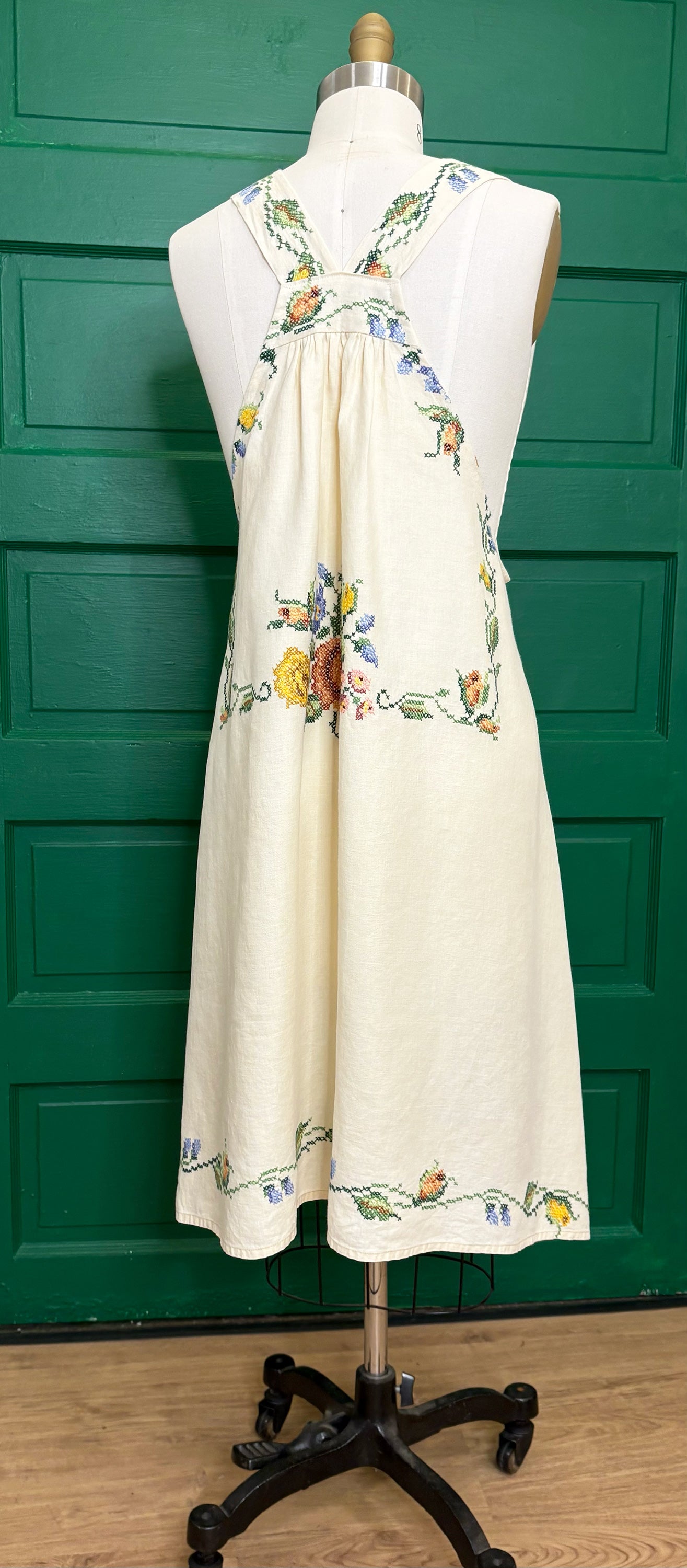 *Fairy Garden* ~ Vintage Hand Embroidered Tablecloth Dress ~ 2X