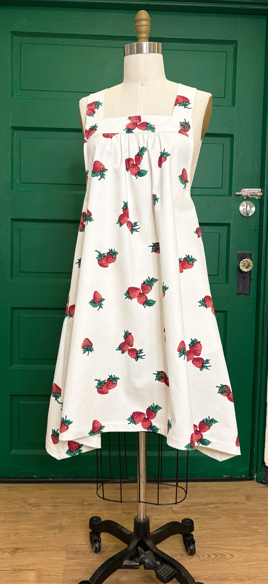 *Picnic Basket* ~ Vintage Strawberry Print Tablecloth Dress ~ M