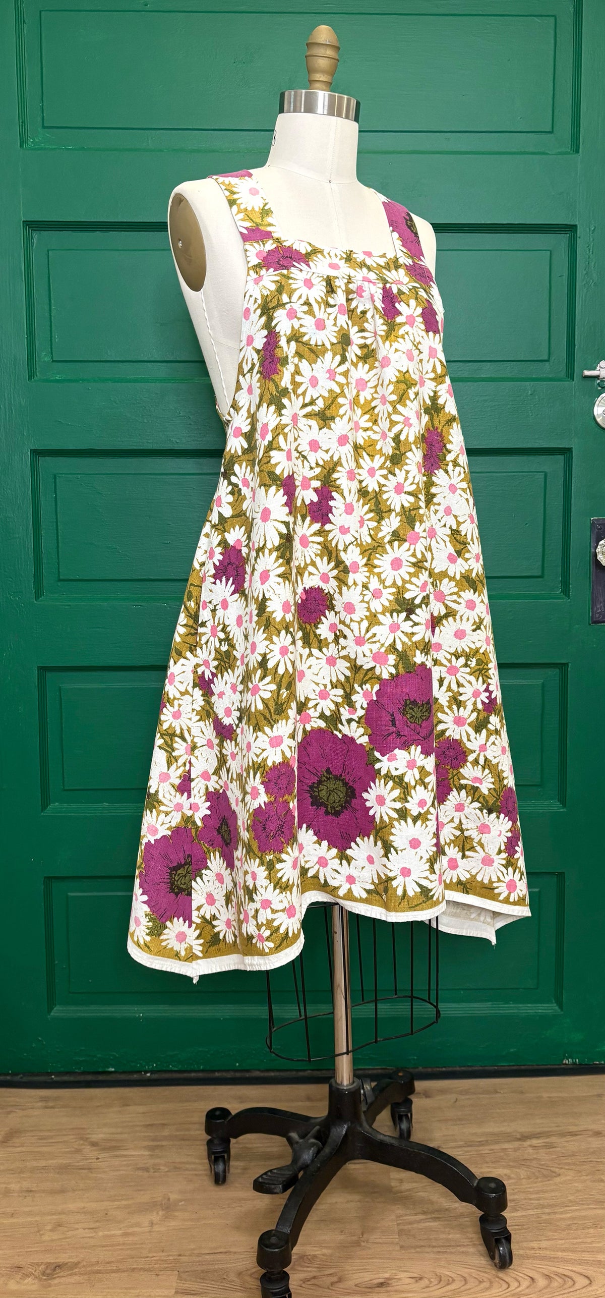 *Absolutely Spectacular* ~ Vintage Retro Floral Linen Tablecloth Dress ~ XS