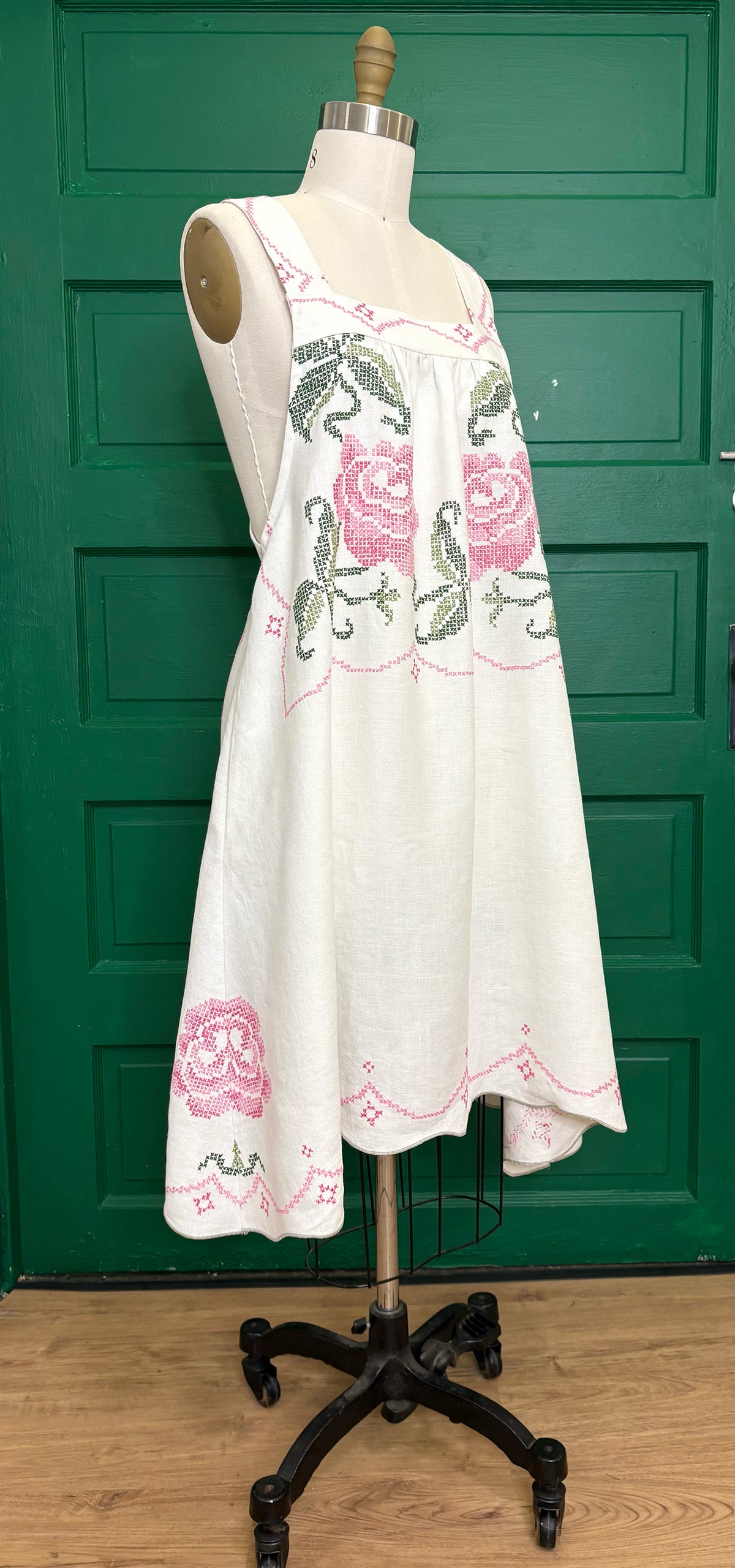 *Rose Garden* ~ Vintage Hand Embroidered Linen Tablecloth Dress ~ L
