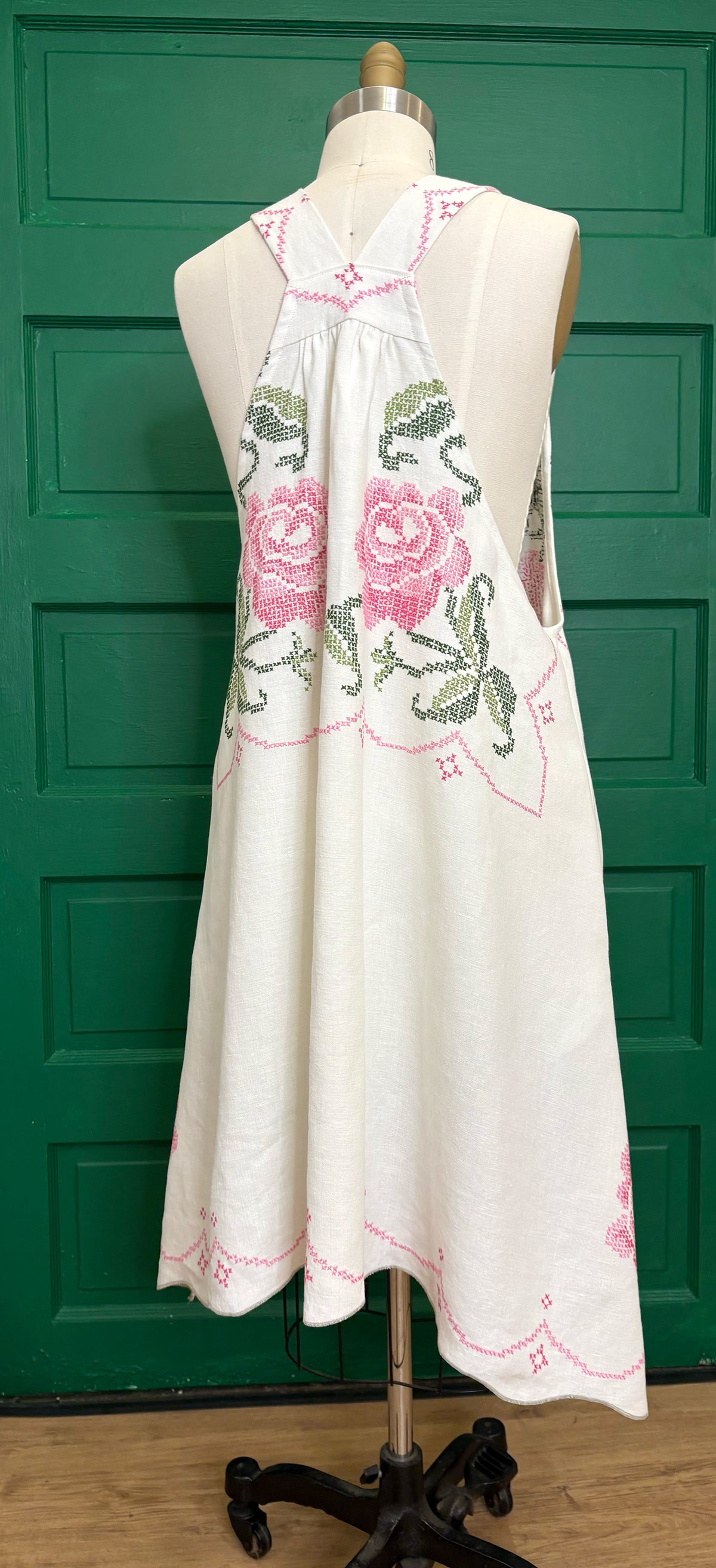 *Rose Garden* ~ Vintage Hand Embroidered Linen Tablecloth Dress ~ L