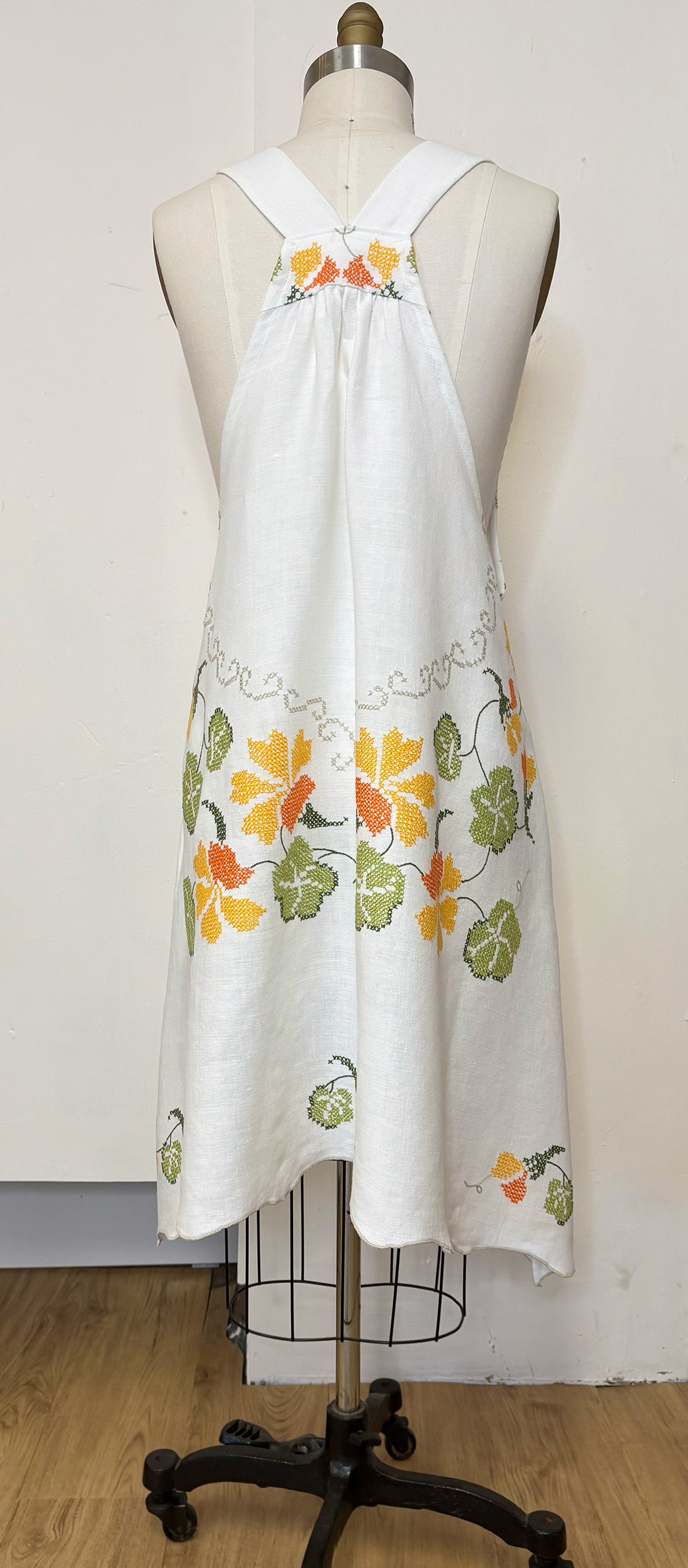 *Trailing Nasturtiums* ~ Vintage Hand Embroidered Linen Tablecloth Dress ~ M