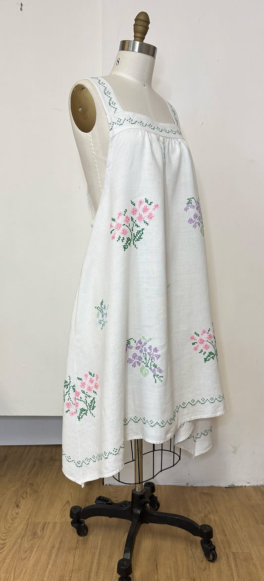 *Cottage Garden* ~ Vintage Hand Embroidered Linen Tablecloth Dress ~ 2XL