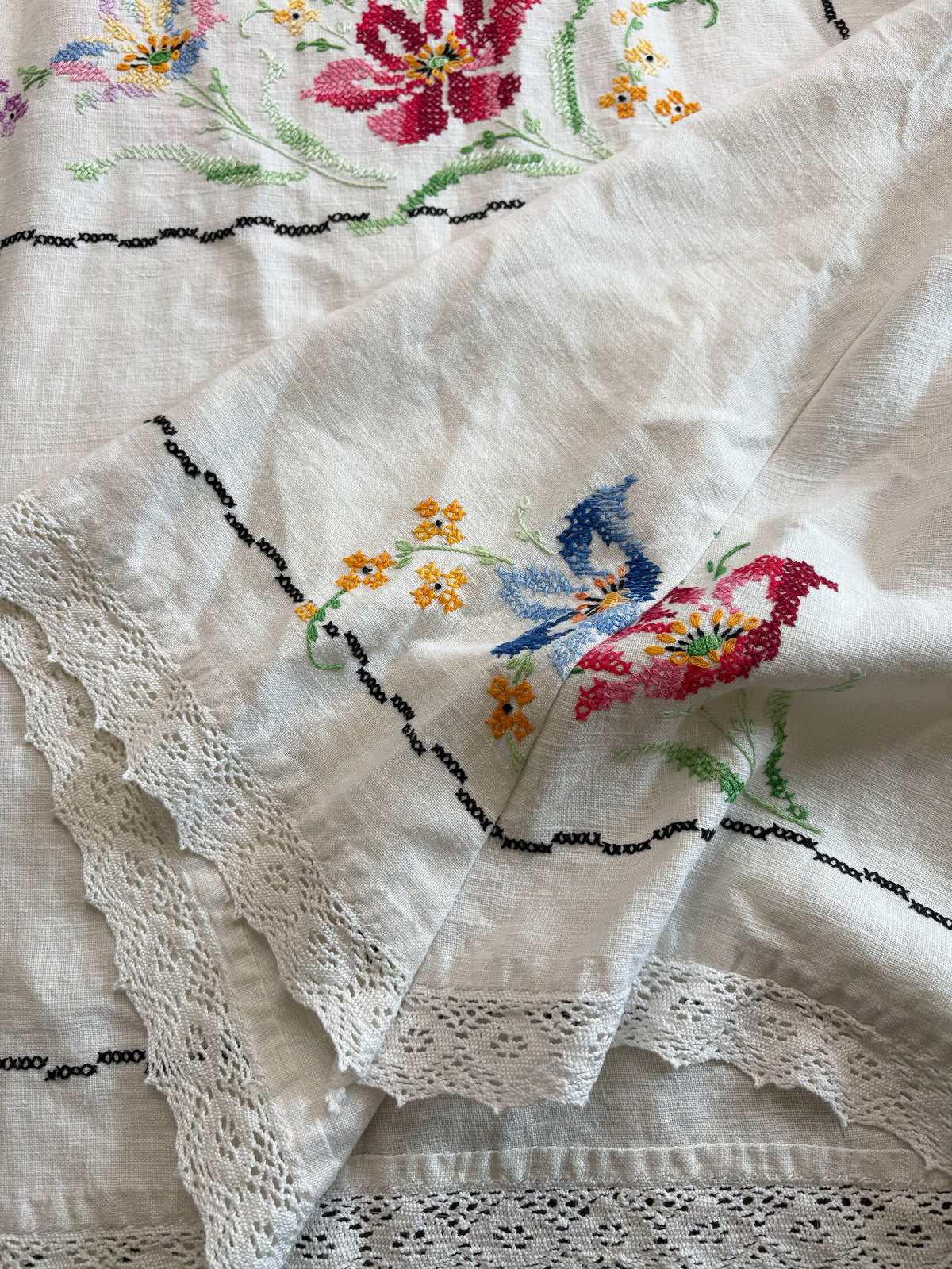*Lilies & Lace* ~ Vintage Hand Embroidered Linen Tablecloth Dress ~ L