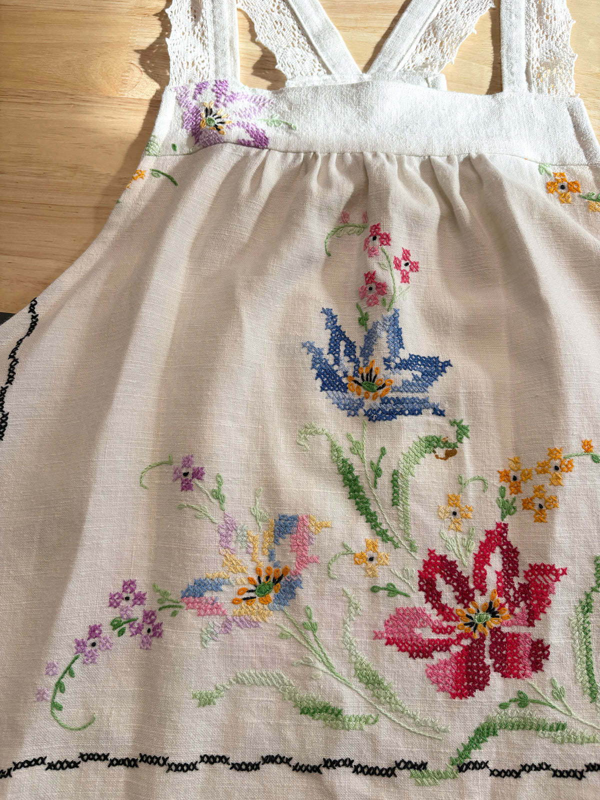 *Lilies & Lace* ~ Vintage Hand Embroidered Linen Tablecloth Dress ~ L