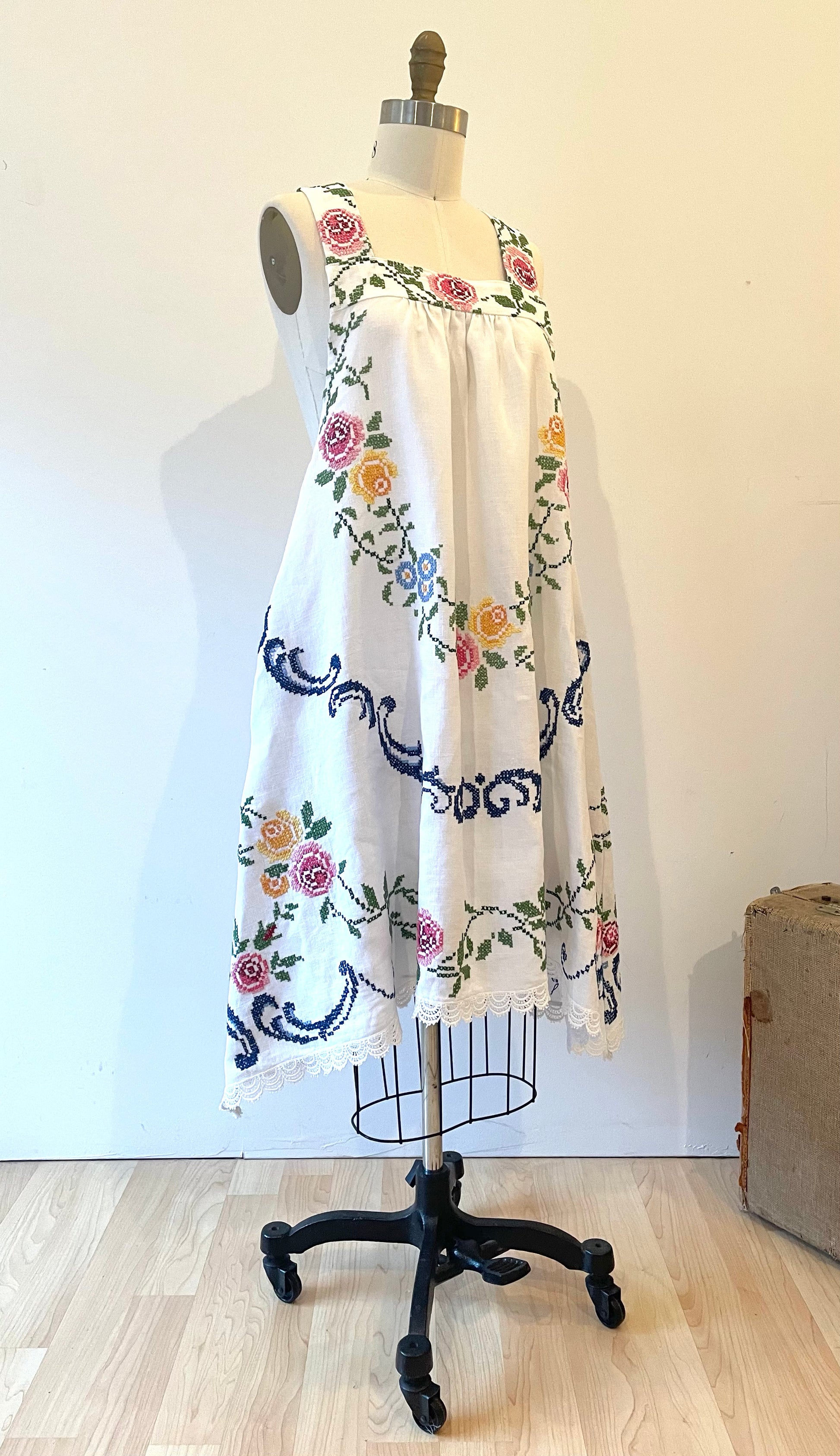 Vintage Linen Tablecloth Dress ~ Cottage Garden Embroidery Vintage Linen Tablecloth Dress ~ Cottage Garden Embroidery