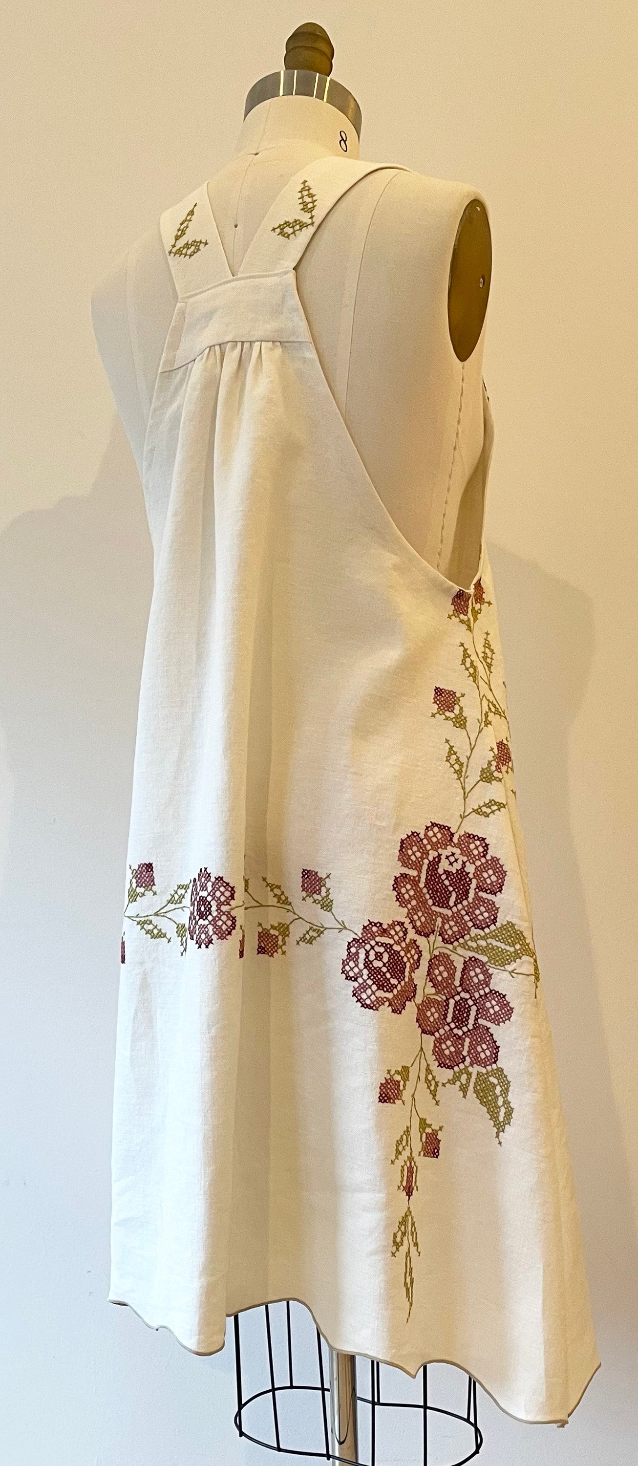 Vintage Tablecloth Dress ~ Linen w/ Rambling Rose Embroidery ~ Size S