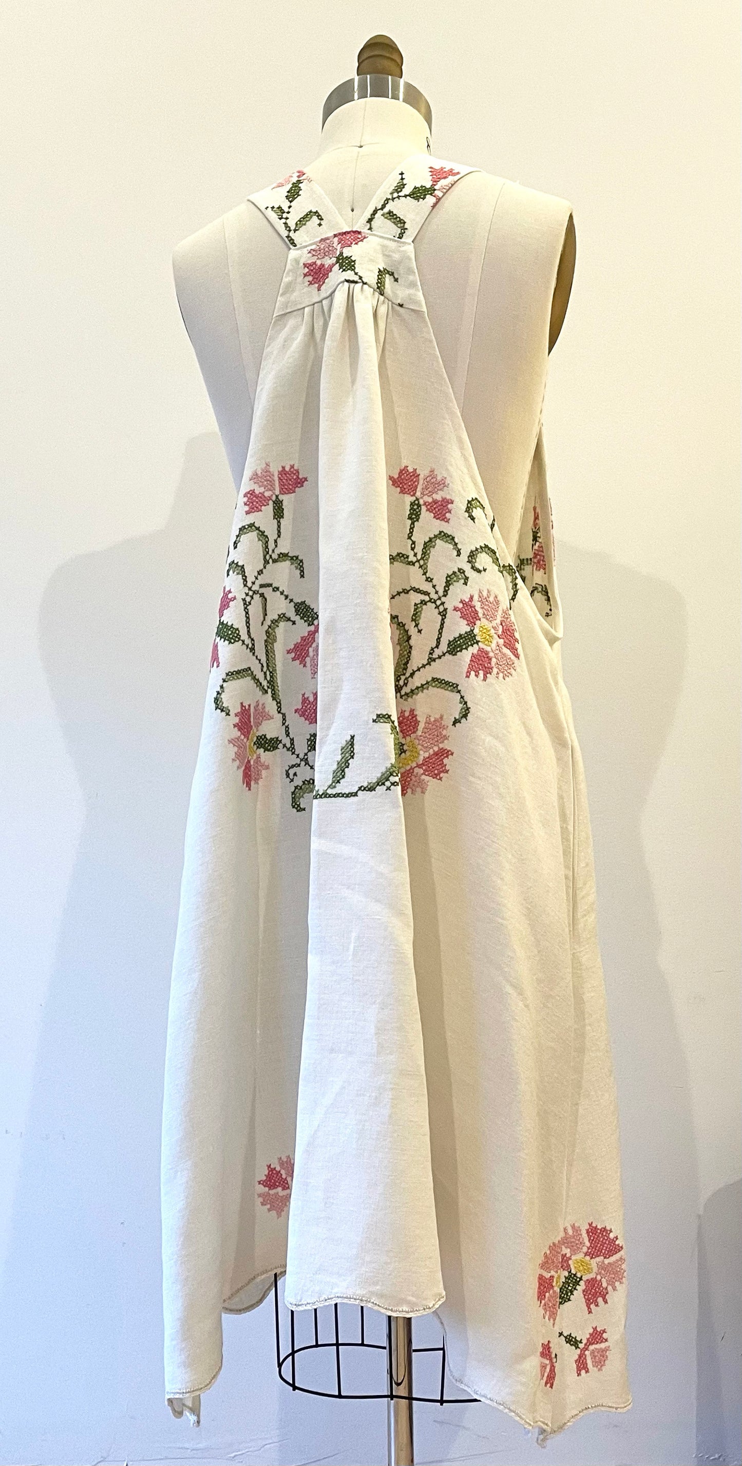 Vintage Tablecloth Dress ~ Linen with Blush Pink Floral Embroidery & Lace Trim ~ 3X