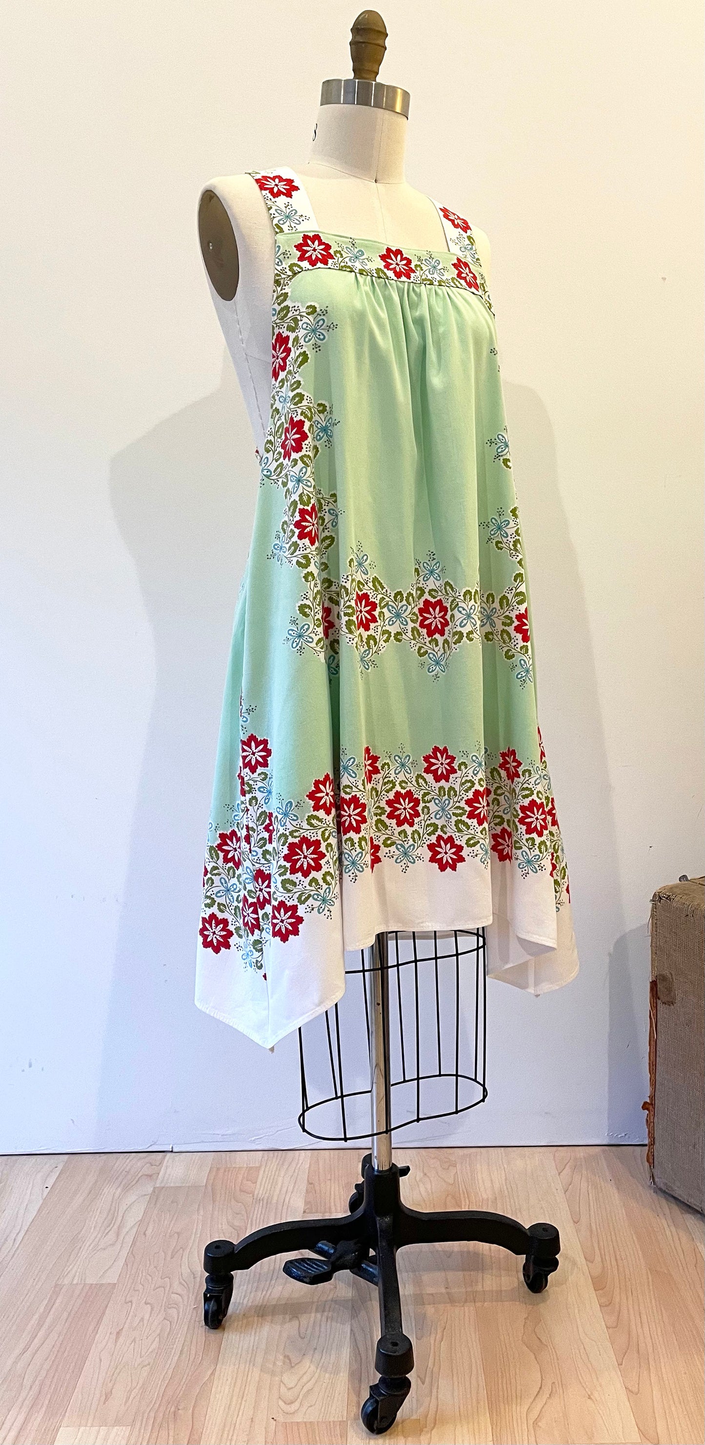 *Vintage Dream* Tablecloth Dress in Mint Green with Poppy Red Flowers ~ M