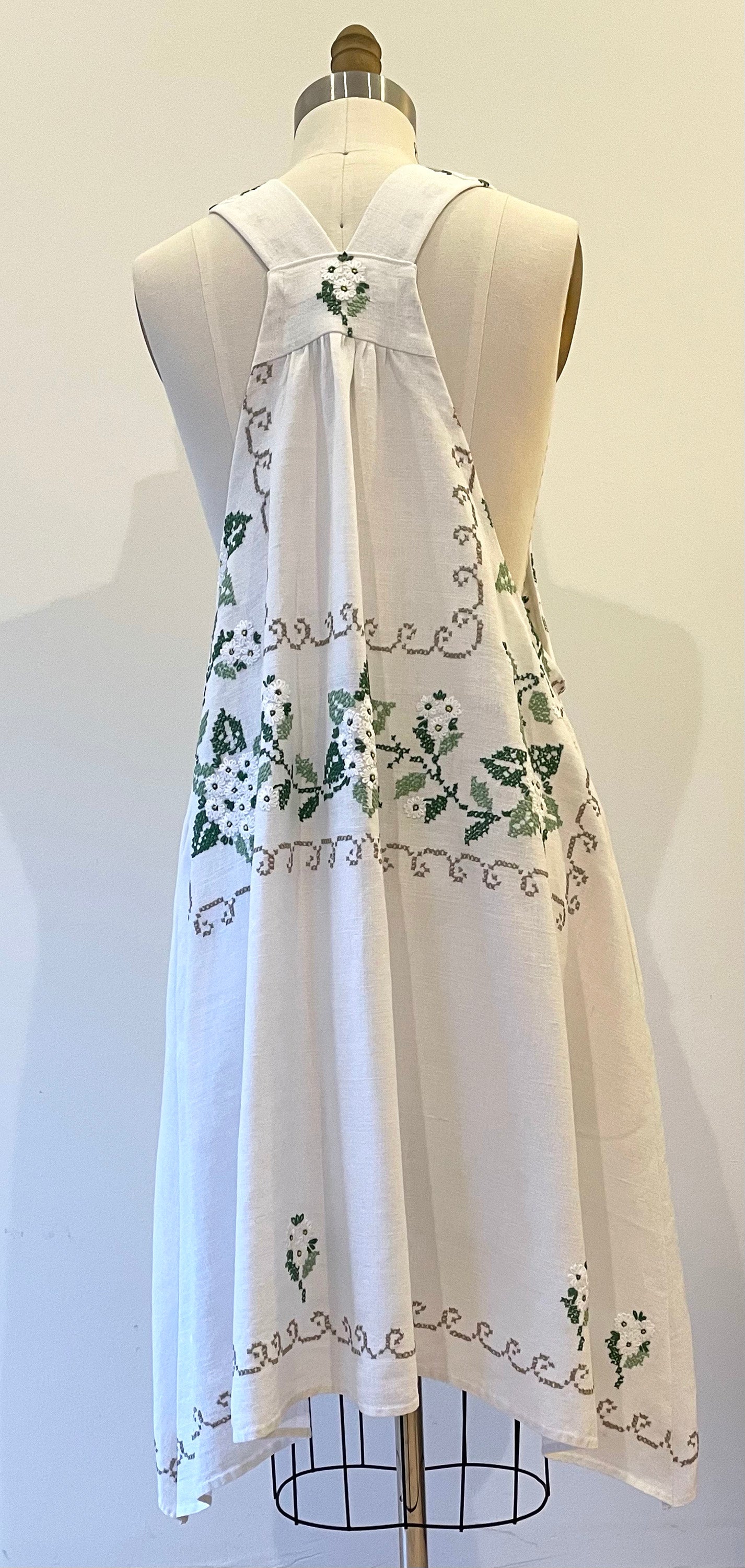 Vintage Linen Tablecloth Dress ~ Embroidered w/ Daisies & Eucalyptus Green Leaves ~ XL