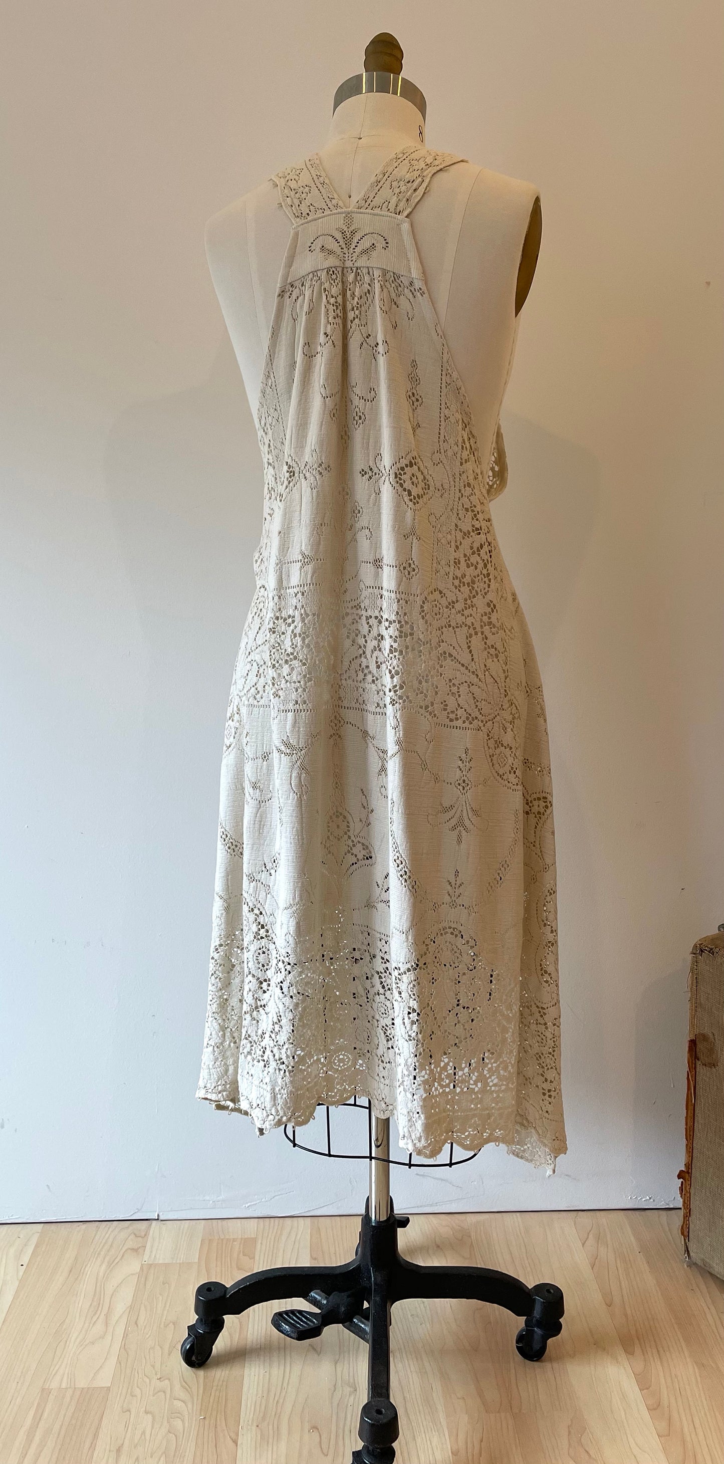 *Ultra Glamorous* ~ Vintage "Candlelight" Lace Tablecloth Dress ~ Size S