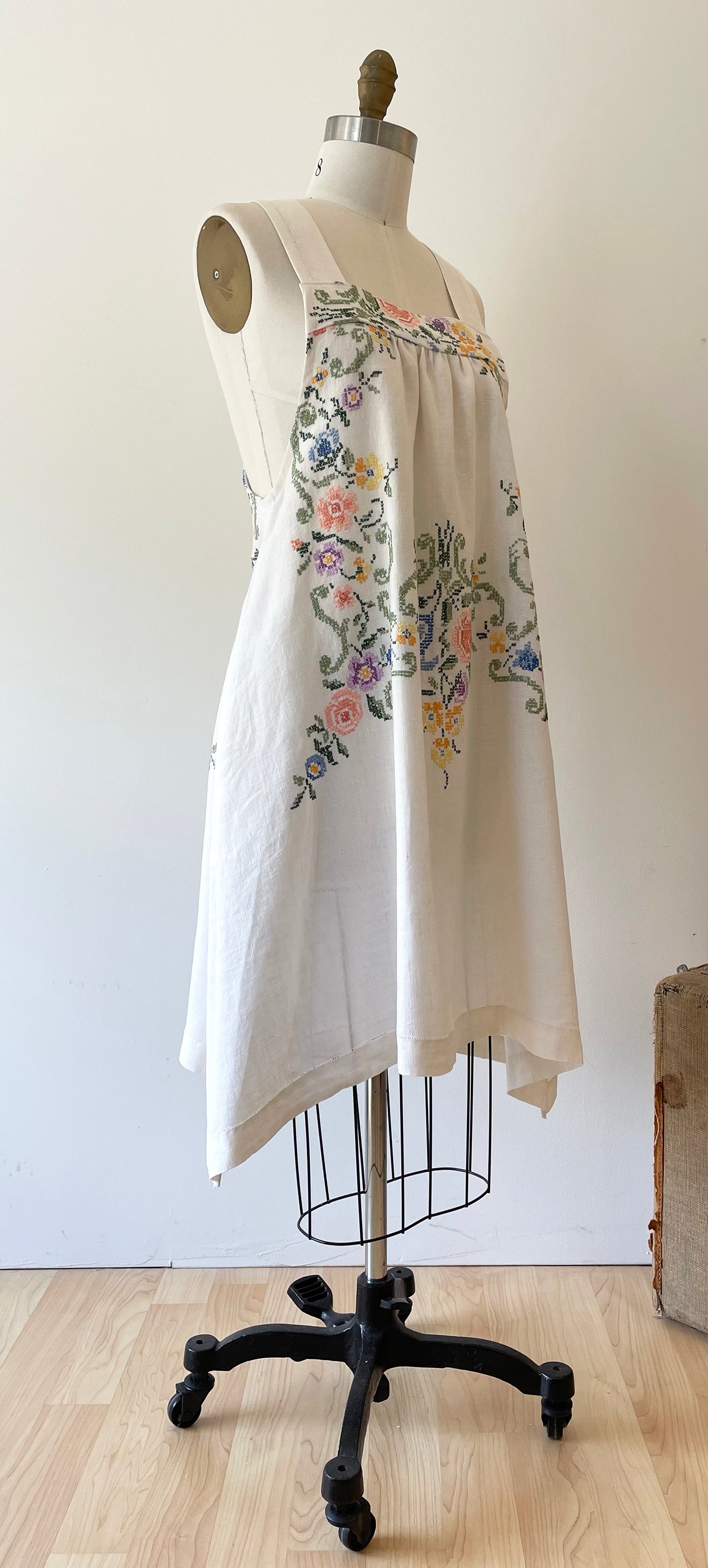 *Summertime Garden* ~ Vintage Hand Embroidered Linen Tablecloth Dress ~ Size S