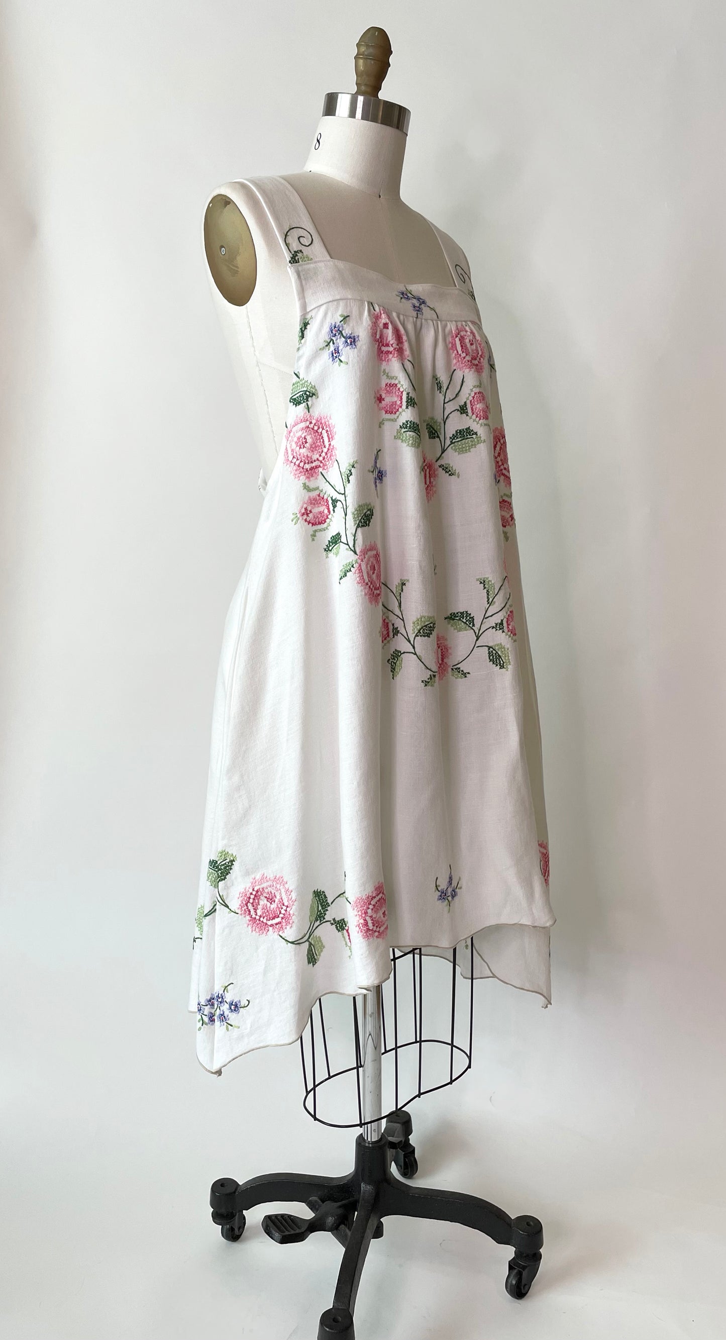 *Stop & Smell the Roses* ~ Hand Embroidered Vintage Linen Tablecloth Dress ~ Size XL