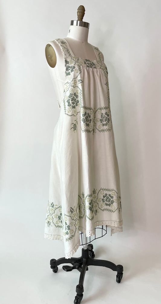 *Evergreen & Laurel* ~ Hand Embroidered Vintage Linen Tablecloth Dress ~ Size L