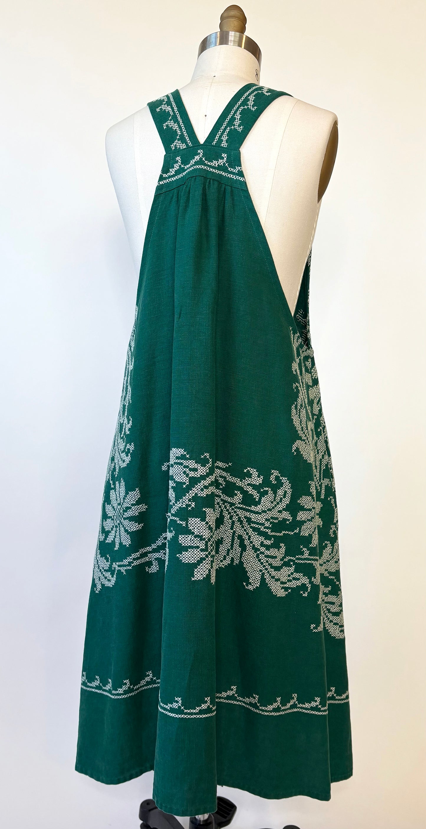 *Evergreen Garland* ~ Vintage Hand Embroidered Tablecloth Dress ~ Size L