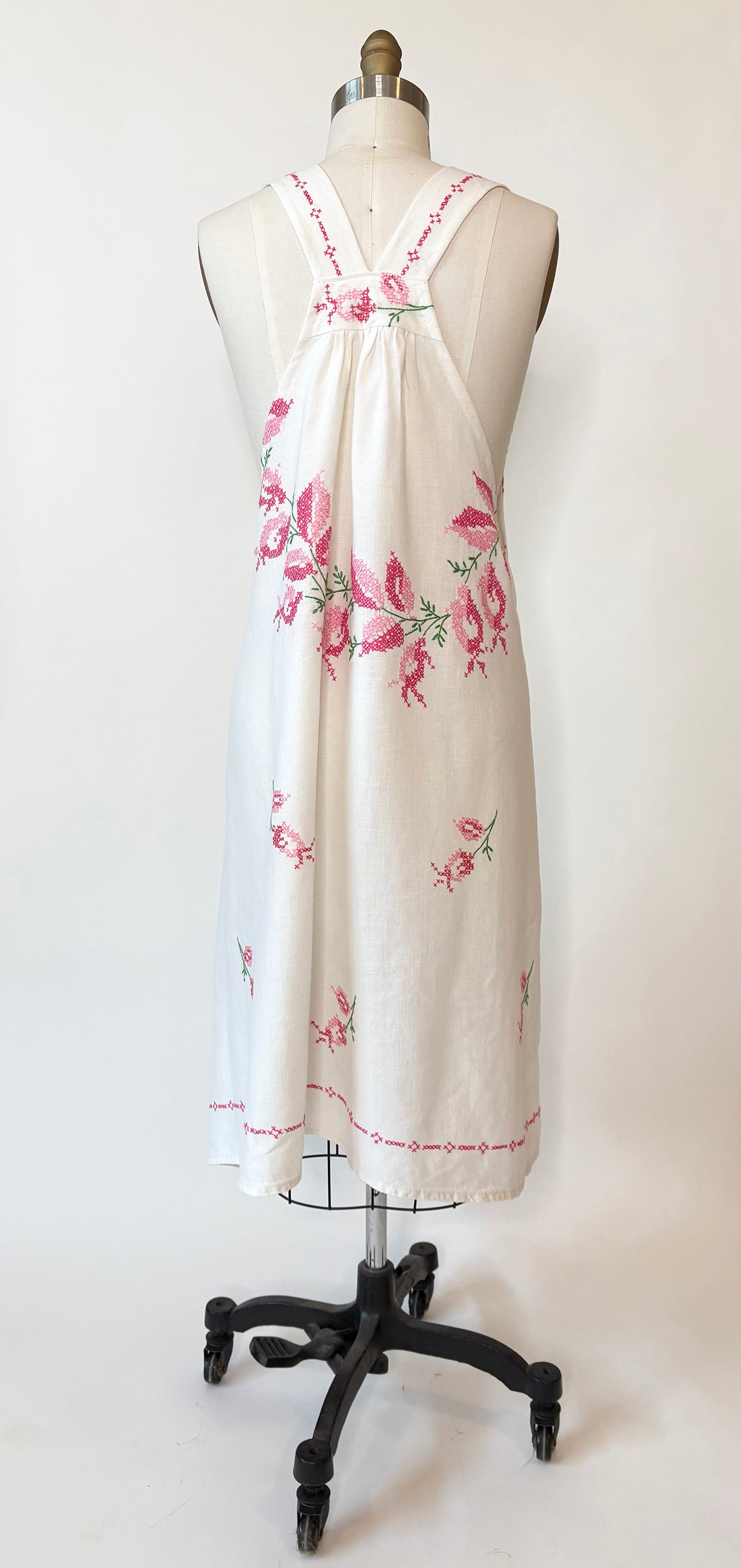 *Stroll Through the Rose Garden* ~ Vintage Hand Embroidered Linen Tablecloth Dress ~ Size 2X