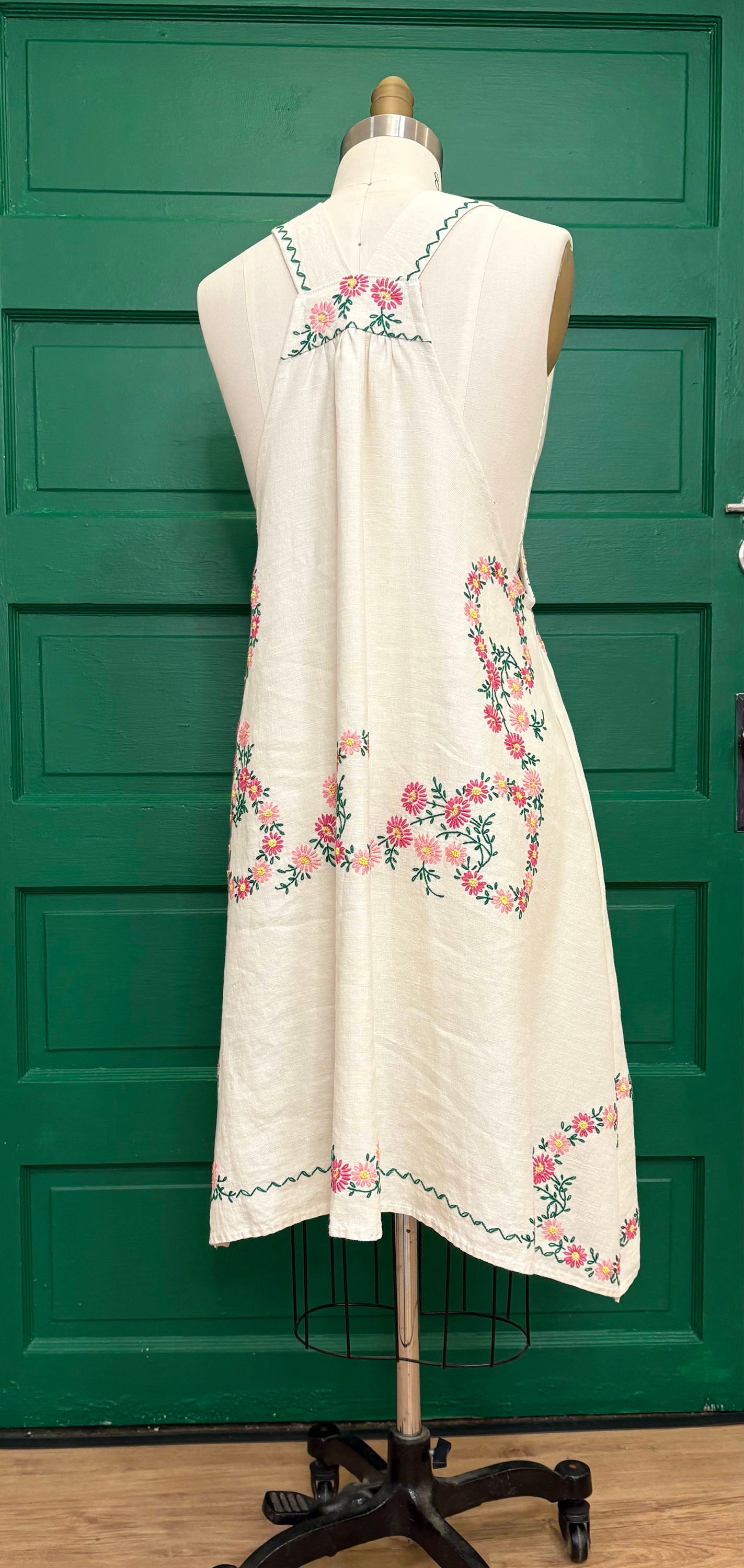 *Cottage Garden* ~ Vintage Hand Embroidered Linen Tablecloth Dress ~ M