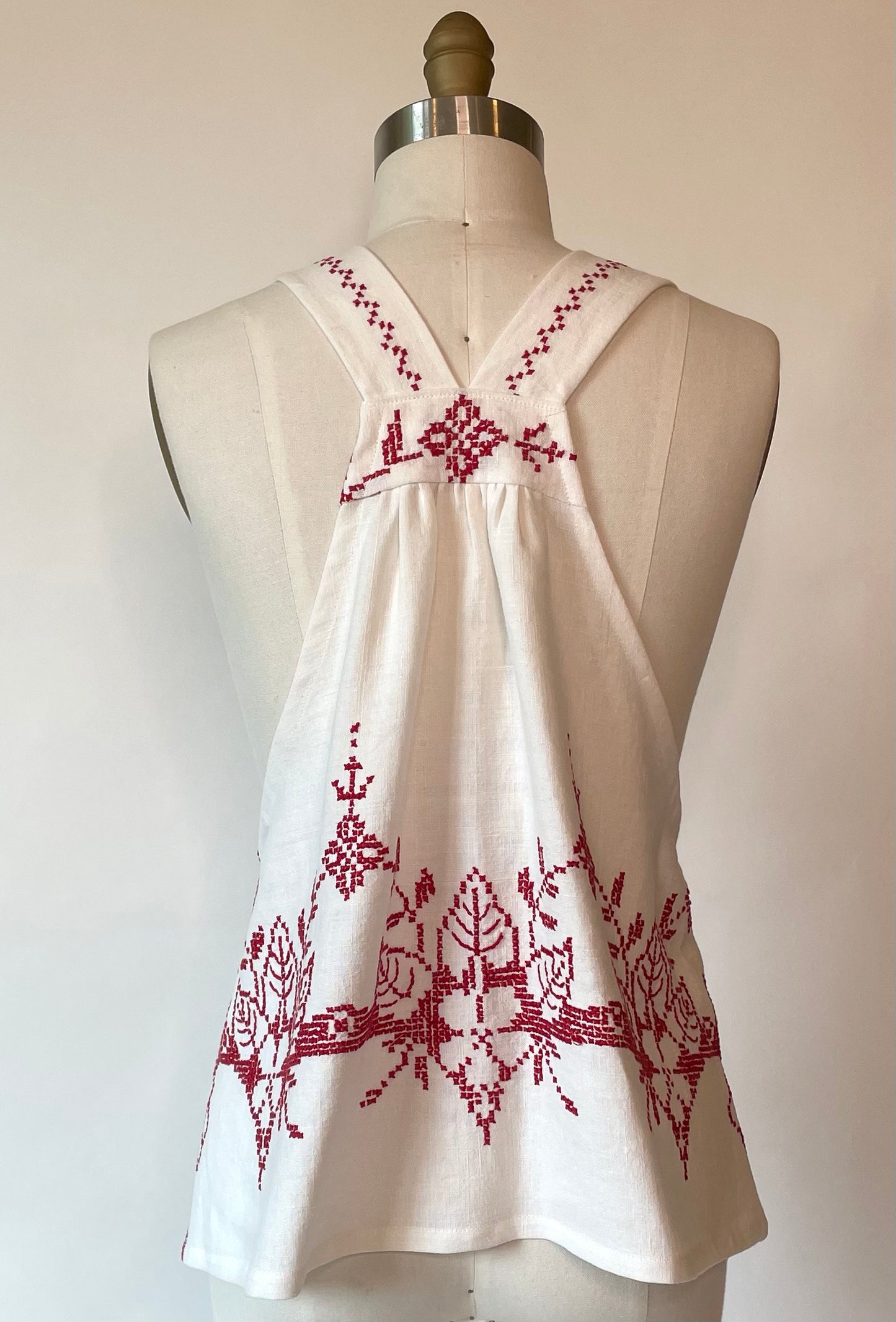 *Maraschino Cherry Red* ~ Vintage Hand Embroidered Linen Tablecloth Top ~ Size L