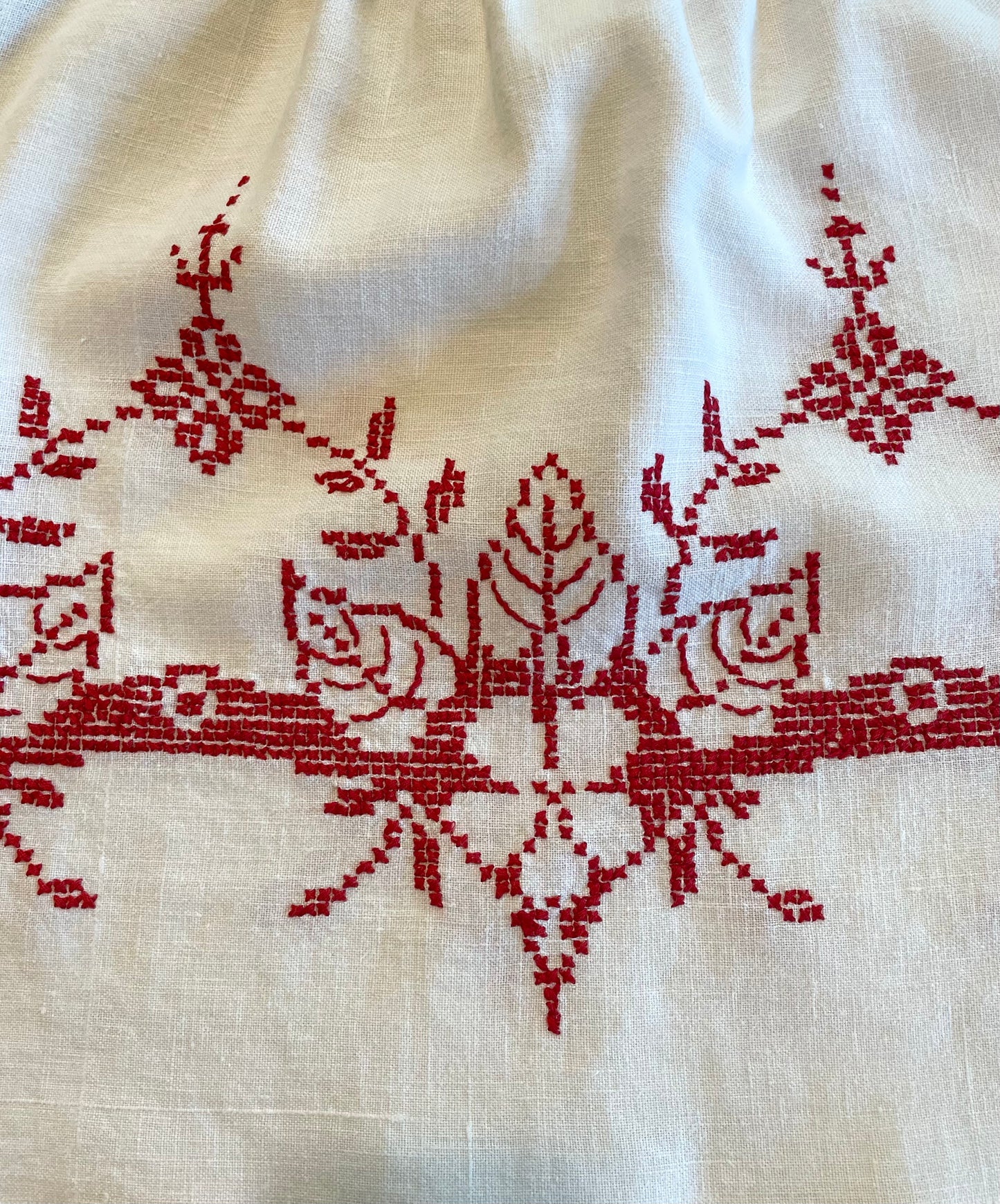 *Maraschino Cherry Red* ~ Vintage Hand Embroidered Linen Tablecloth Top ~ Size L