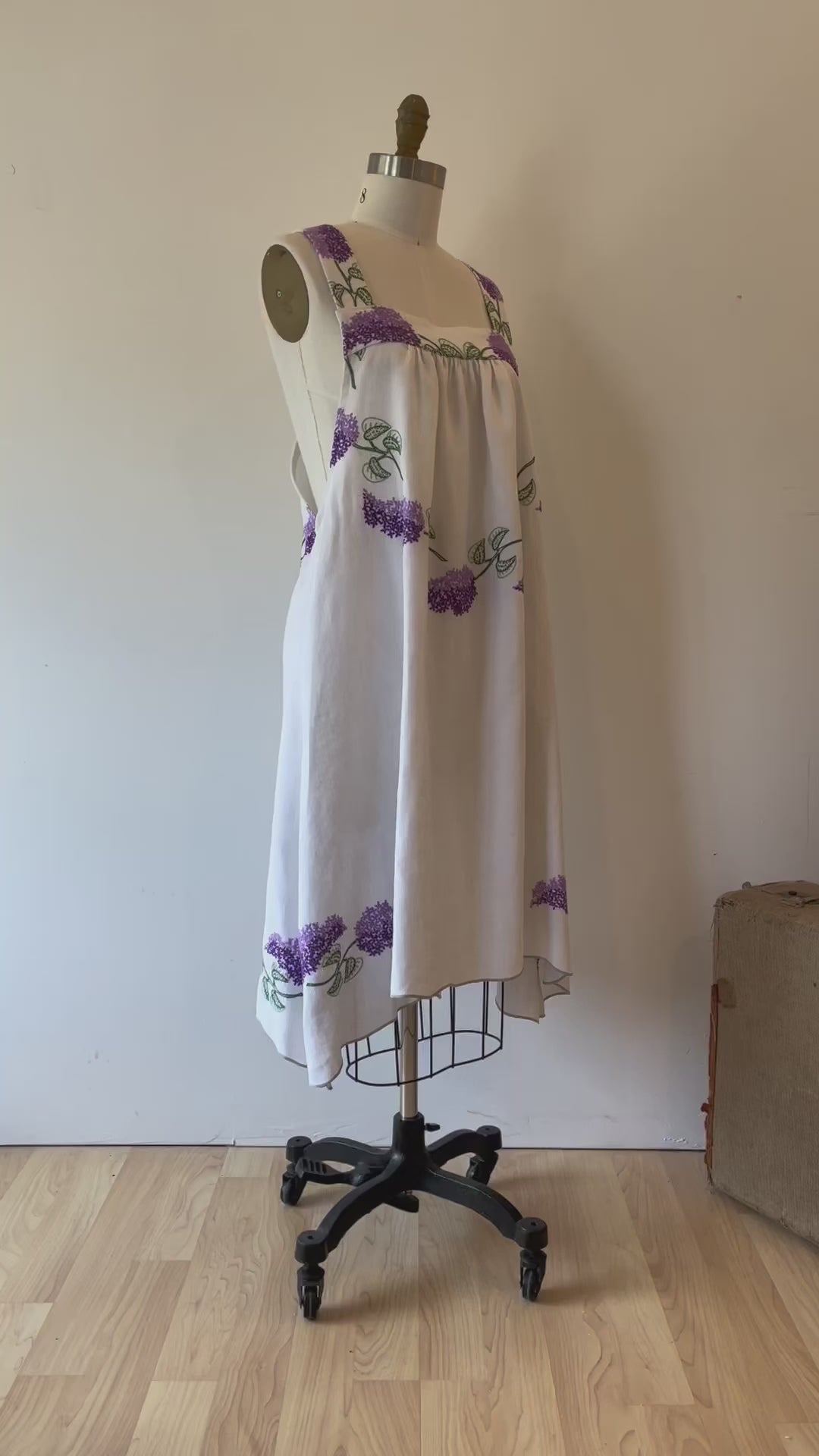 *Lilac Love Song* ~ Vintage Hand Embroidered Linen Tablecloth Dress ~ Size  2X